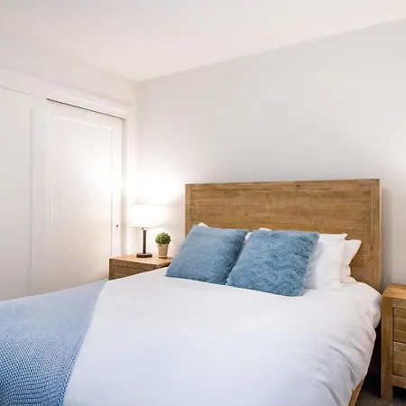 Revelstoke Retreat By Revelstoke Vacations-2