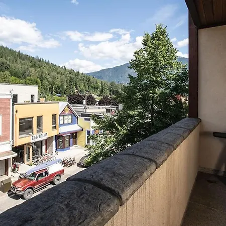 Lux Downtown Condo By Revelstoke Vacations-3