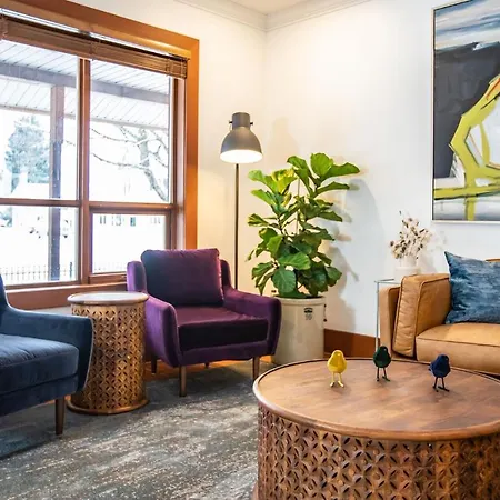 Mackenzie House By Revelstoke Vacations-3