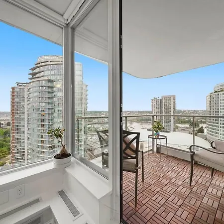 Water View Condo In Downtown Vancouver-3