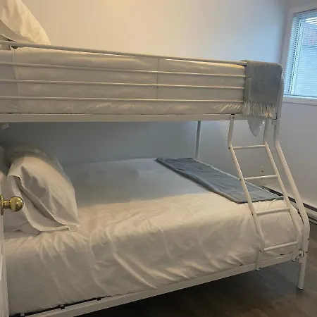 Heart Of Downtown Kelowna Close To Lake 3 Bedrooms-3
