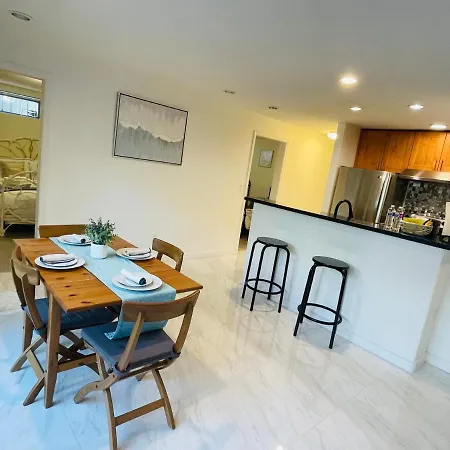 Adorable 2-Bedroom Basement In Vancouver-3