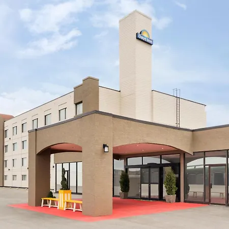 Days Inn By Wyndham Cranbrook Conference Centre-2