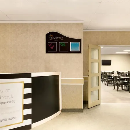Days Inn By Wyndham Cranbrook Conference Centre-3