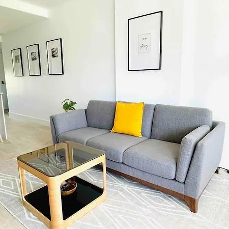 Lovely 2 Bedroom Downtown Suite With Free Parking-2
