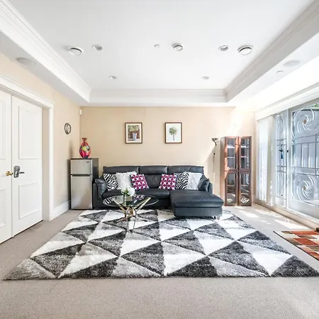 Cozy 3-Bedroom Home In Vancouver-3