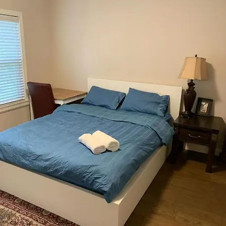 Cozy 2-Bedroom Home In Vancouver-3