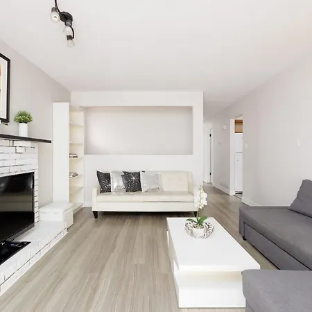 Huge 4 Bedroom Upper Suite-2