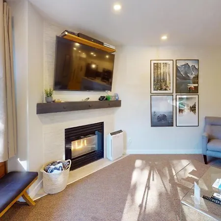 Marketplace Lodge By Whistler Premier-3
