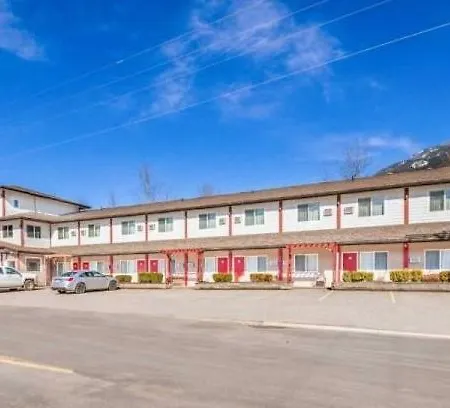 The Revelstoke Gateway Inn-2