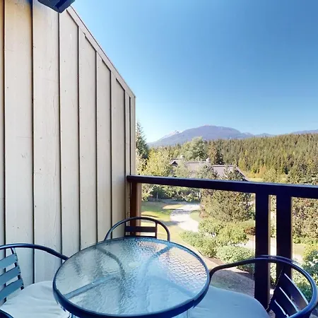 3Br In Blackcomb Greens, Wood Burning Fireplace, Complex Hot Tub, Parking, Mountain Views-2