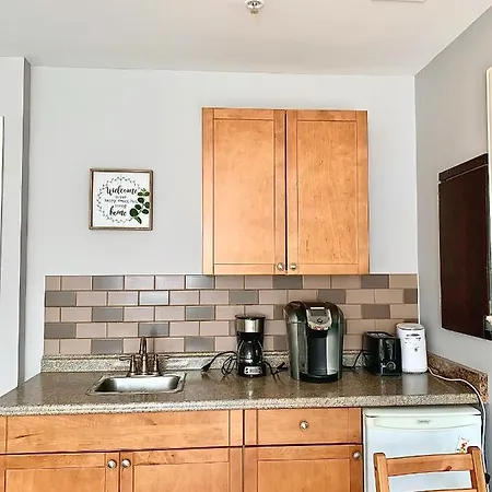 Cozy Vancouver Suite At 29Th Avenue Station-3