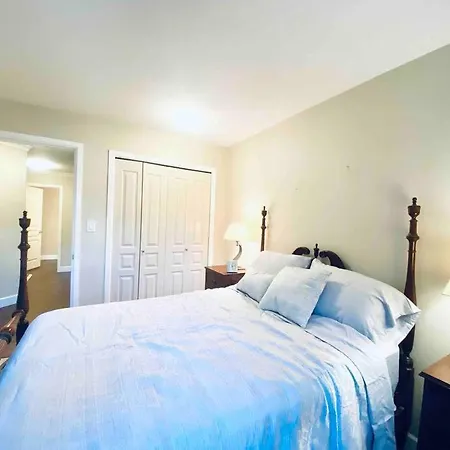 Amazing Location 2 Bedroom Minutes From Downtown-2