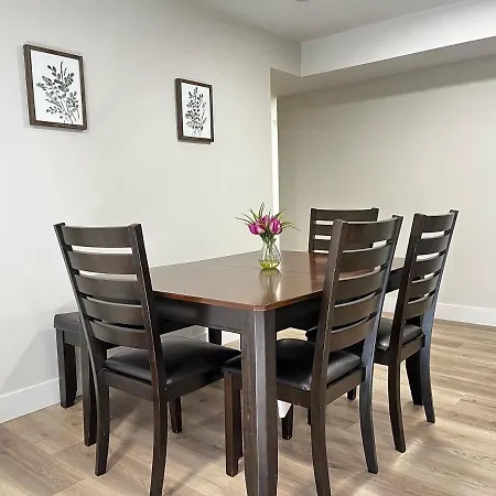 The Harmony Inn Spacious 2 Bdrms 2 Beds Basement Suite-3