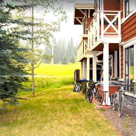 Cozy 2 Bedroom 2 Bathroom Ski In Ski Out Townhouse-3