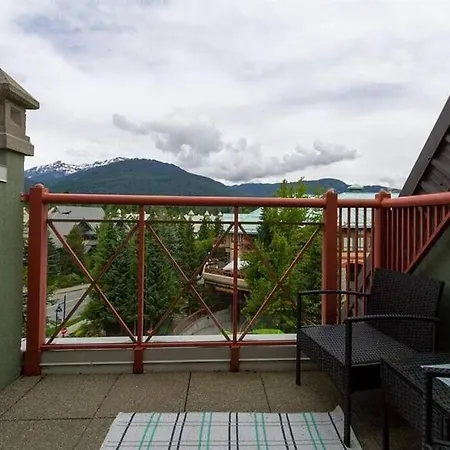 Couples' Studio In Whistler Village-3