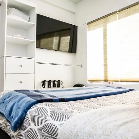 The Revelstuck Hut 2 Bedroom In Downtown Revelstoke-2