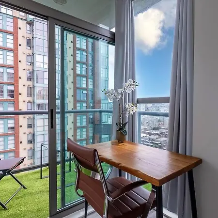 Marvelous 2 Bed Condo In Yaletown Panoramic Views!-3