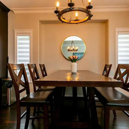 Bellamy Manor Large Home With 5Beds! In Langford-3