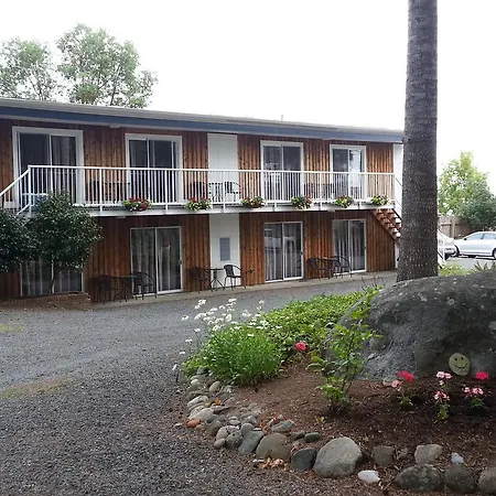 Edgewater Motel-3