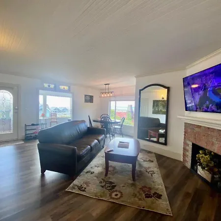 New Renovated Beautiful View Beach House-3