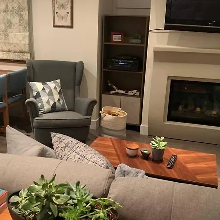 Beautiful Kitsilano 3 Bedroom 2.5 Bath-3