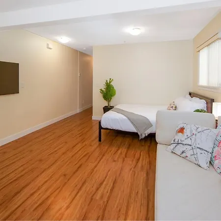Cozy Private Suite Close To Transit-2