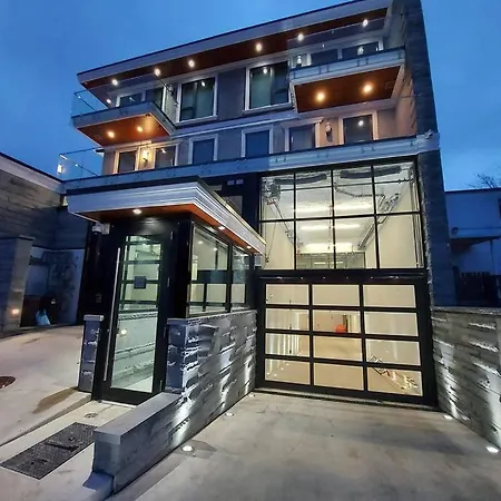 Beautiful Luxury 3 Bed Townhouse-2