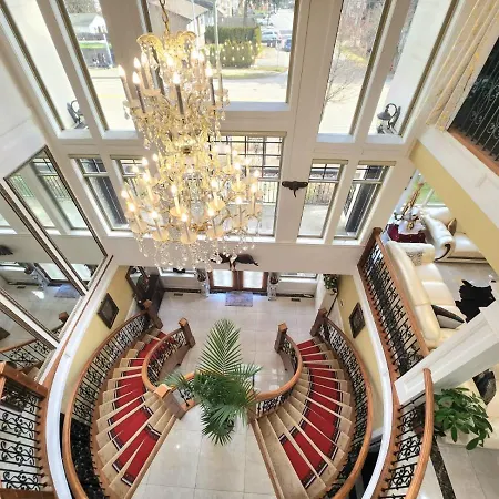 Empire Palace-2