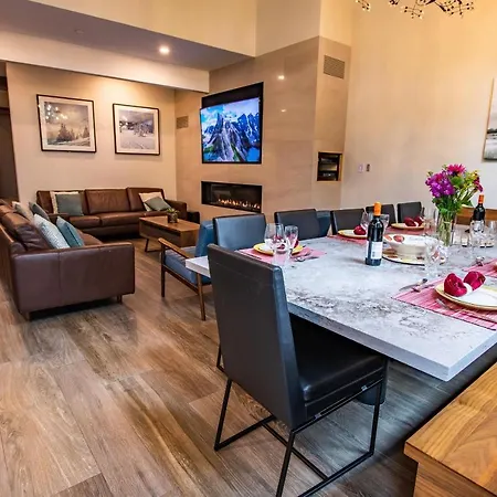 Pinnacle Ridge 23 - Ski In Ski Out, Newly Renovated, Private Hot Tub, Gas Fireplace-2