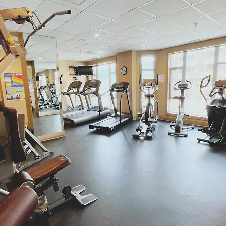 Downtown Waterfront Kelowna Oasis Newly Renovated 2Bed 2Bath-3
