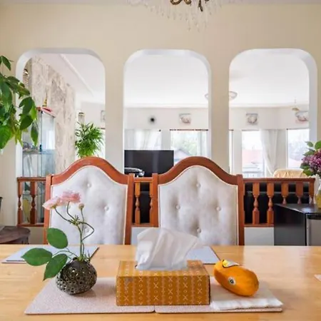 Vancouver Comfort Homestay-2