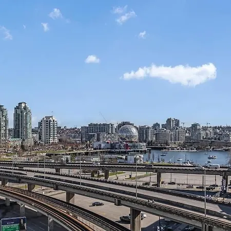 Vancouver Stunning View Getaway-3