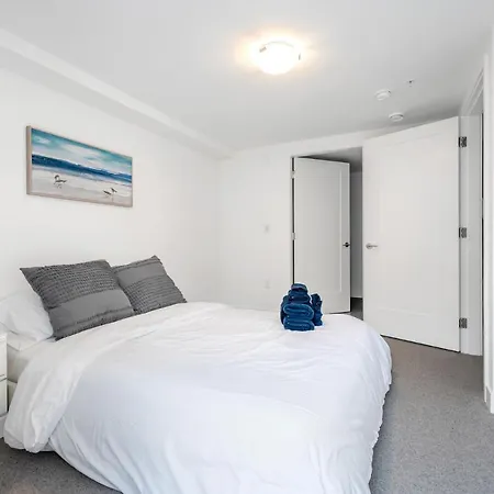 New 3Bd Townhouse Near Qe Park-2