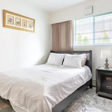 Vancouver City Homestay-3