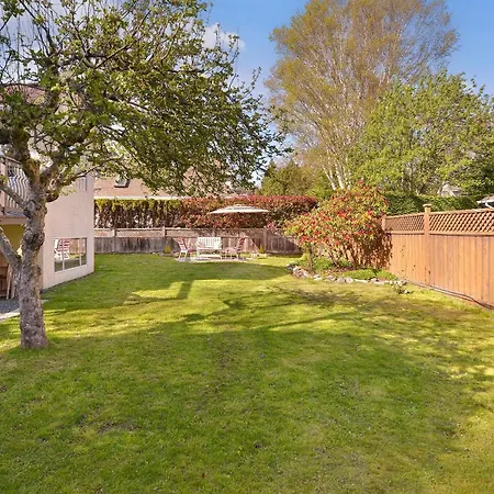 Oak Bay Village Villa-2