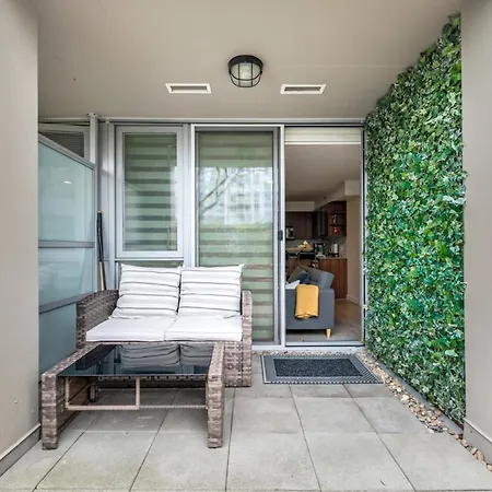 Modern Dt Vancouver 1Bd Condo-3