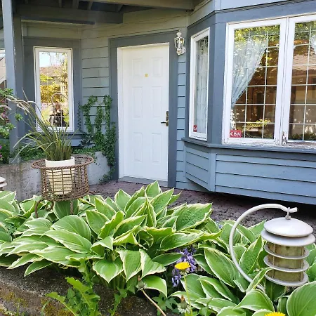 Bright Garden Suite By Forest & Beach & Ubc-3