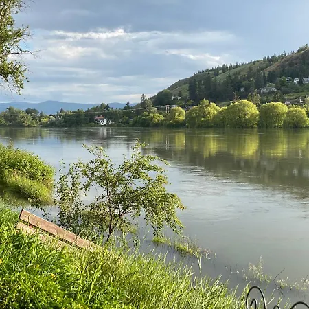 Rayleigh Riverfront Retreat- Peaceful Garden Oasis-25 Minutes To Ski Hill-2