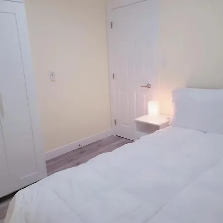 Cozy Private Room And Shared Bath-2