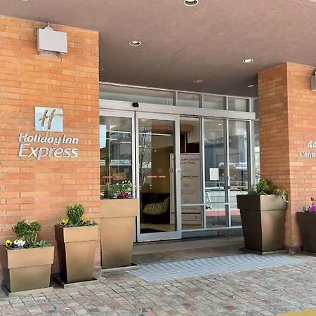 Holiday Inn Express Vancouver-Metrotown-2