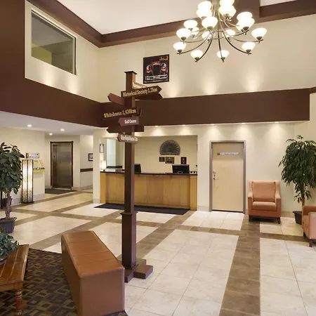 Days Inn By Wyndham Dawson Creek-3