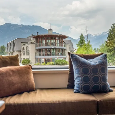 1Br In Carleton Lodge, Unbeatable Mountain Base Location, Ski In, Ski Out, Free Parking-3