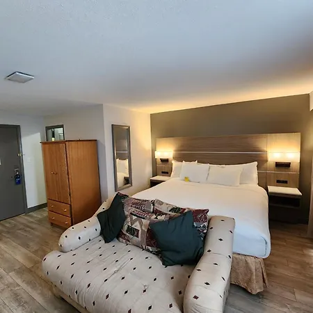 Days Inn By Wyndham Penticton Conference Centre-2