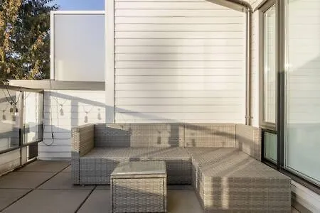 Luxury 3Br Th W Peloton-Central & Yvr I 2Parking-2