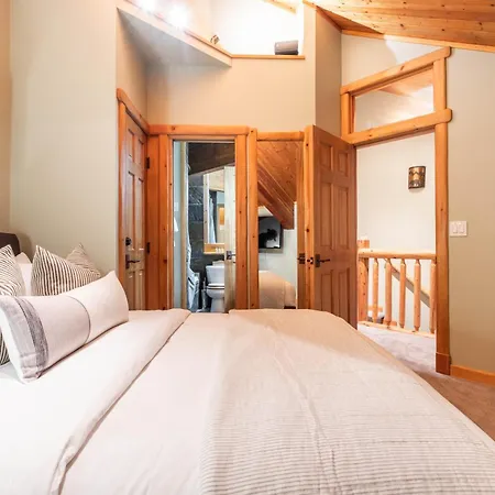 Rainbow Lodge By Outpost Whistler-2