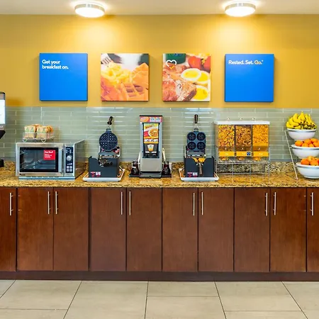 Comfort Inn & Suites-3