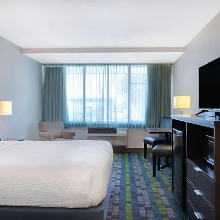 Days Inn By Wyndham Victoria Airport Sidney-2