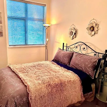 Incredible Views Beautiful 2-Bedroom Suite-3
