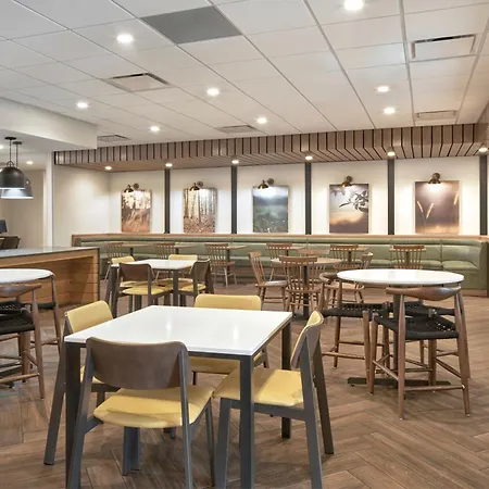 Fairfield Inn & Suites By Marriott Penticton-3